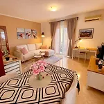 Concetta Apartament *
